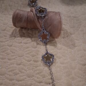 SILVERTONE & PALE YELLOW CLOVER BRACELET